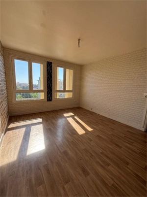 t2 à la location -   10000  TROYES, surface 43 m2 location t2 - UBI479530304